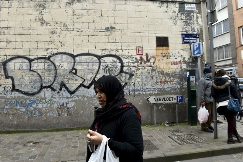 © Reuters. UNE CENTAINE DE MOLENBEEK EN FRANCE ?