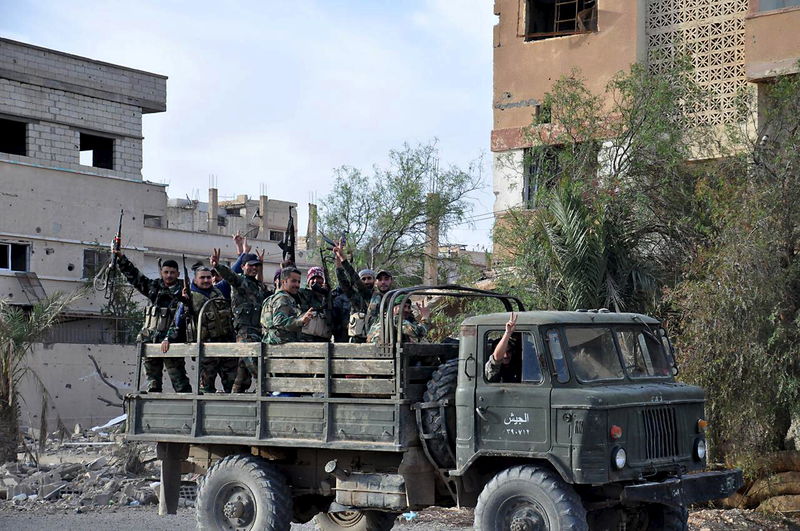 © Reuters. سوريا تواصل حملتها على الدولة الإسلامية بعد استعادة تدمر