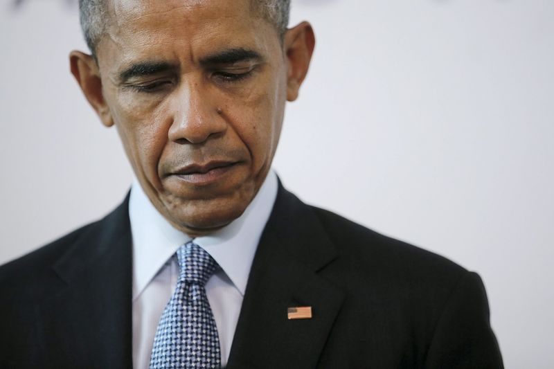 © Reuters. U.S. President Barack Obama pauses as he delivers a speech during a visit at the the Parque de la Memoria (Remembrance Park), where they honored victims of Argentina's Dirty War, in Buenos Aires