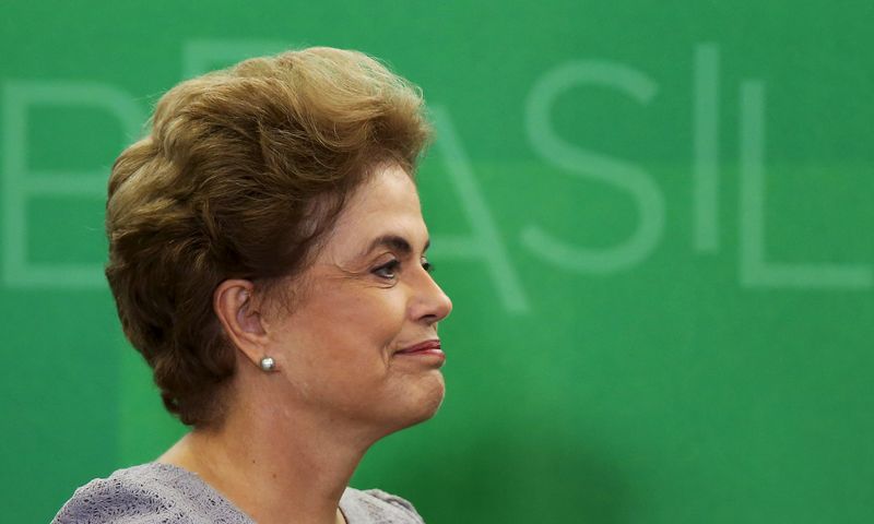 © Reuters. El principal socio político del Gobierno brasileño abandonaría a Rousseff