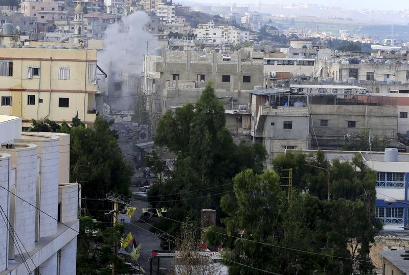 © Reuters. مقتل اثنين في معركة بالرصاص في مخيم عين الحلوة الفلسطيني بلبنان