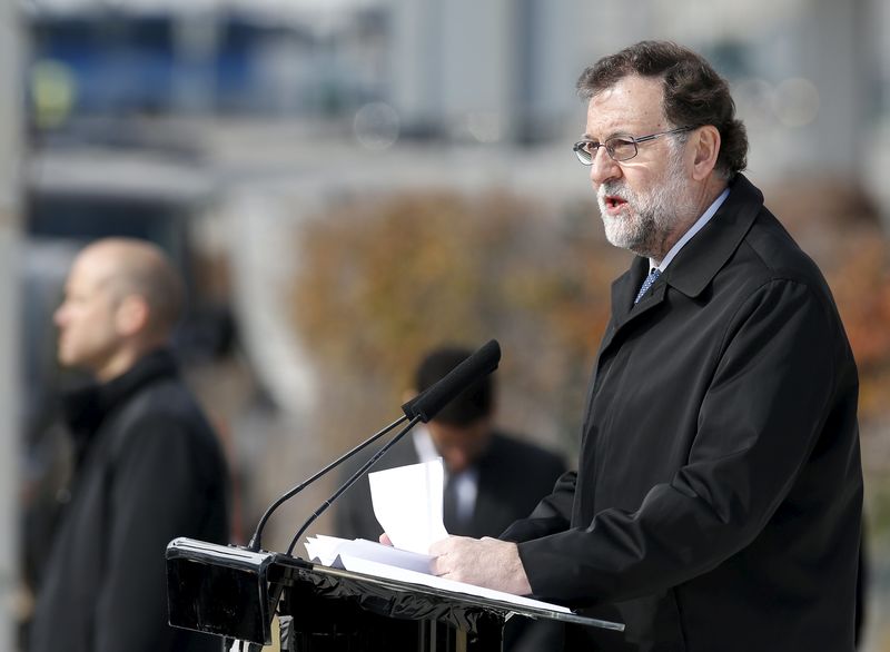 © Reuters. Rajoy irá al Congreso pero mantiene el pulso sobre el control al Gobierno