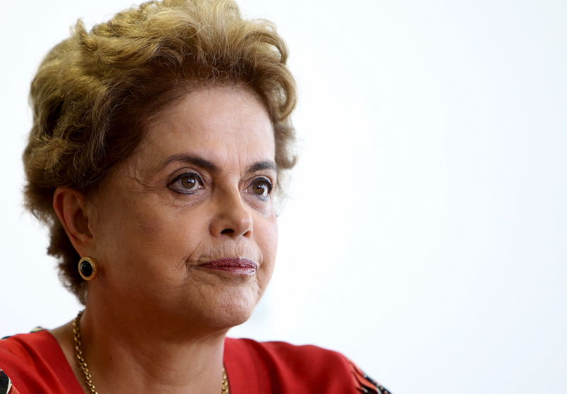 © Reuters. Presidente Dilma Rousseff é fotografada em seu escritório em Brasília