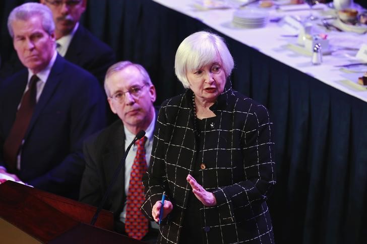© Reuters. Yellen muestra cautela por los riesgos globales sobre la economía EEUU
