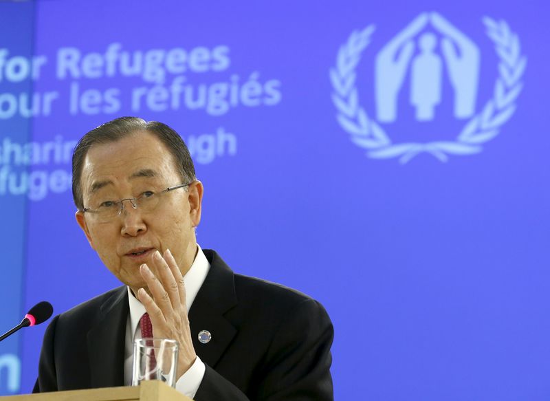 © Reuters. بان جي مون يحث كل الدول على دعم اللاجئين السوريين