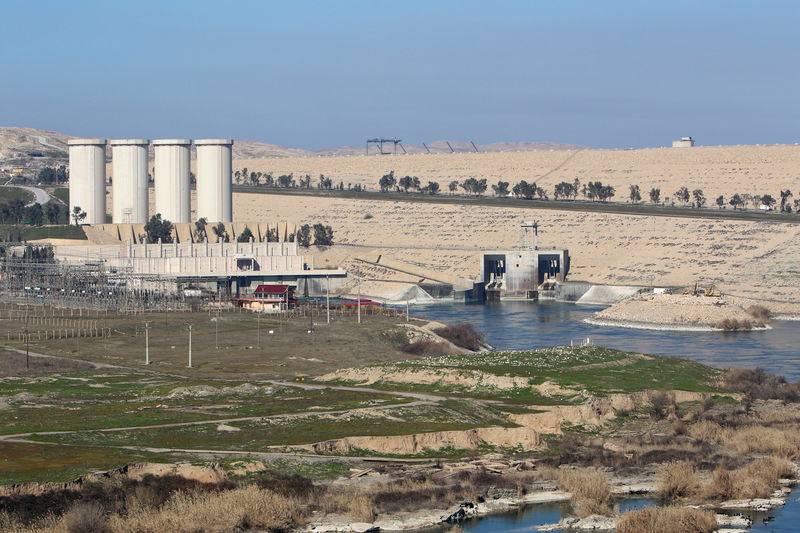 © Reuters. File photo of Mosul Dam in northern Iraq