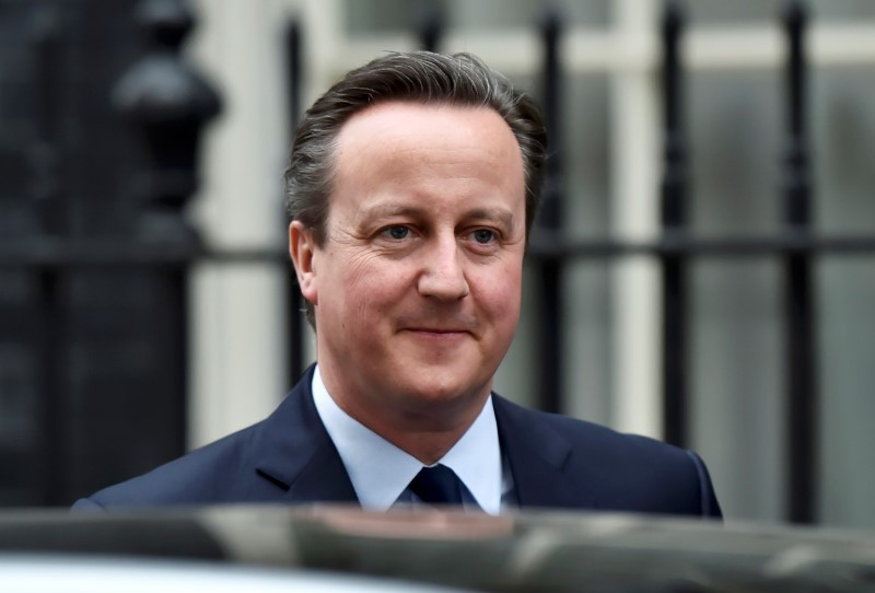 © Reuters. Prime Minister David Cameron leaves Downing Street