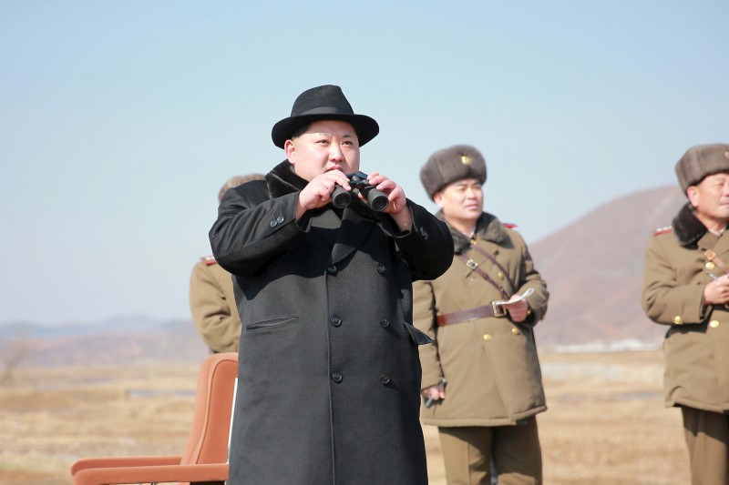 © Reuters. KCNA picture of North Korean leader Kim Jong Un inspecting a KPA flight drill