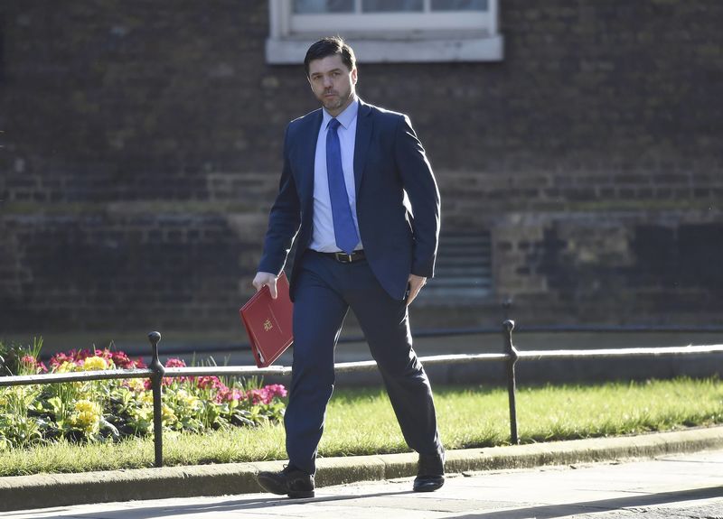 © Reuters. Britain's Secretary of State for Work and Pensions Stephen Crabb arrives for a meeting at 10 Downing Street in London