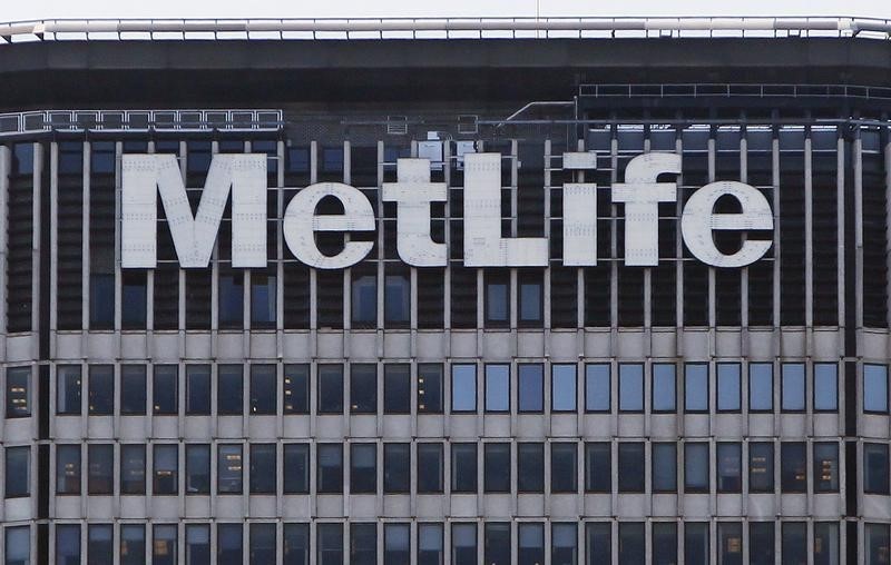 © Reuters. The MetLife building is seen in New York