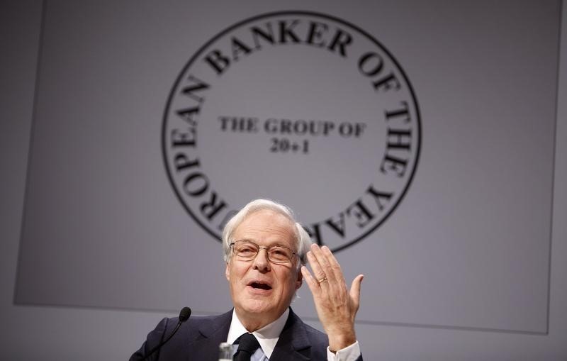 © Reuters. Executive Chairman of Rothschild Group de Rothschild speaks after he received the European Banker of the Year award 2011 during an award ceremony at the Frankfurt Euro Finance Week in Frankfurt