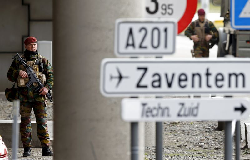 © Reuters. Bruxelles, aeroporto riaprirà parzialmente domani sera