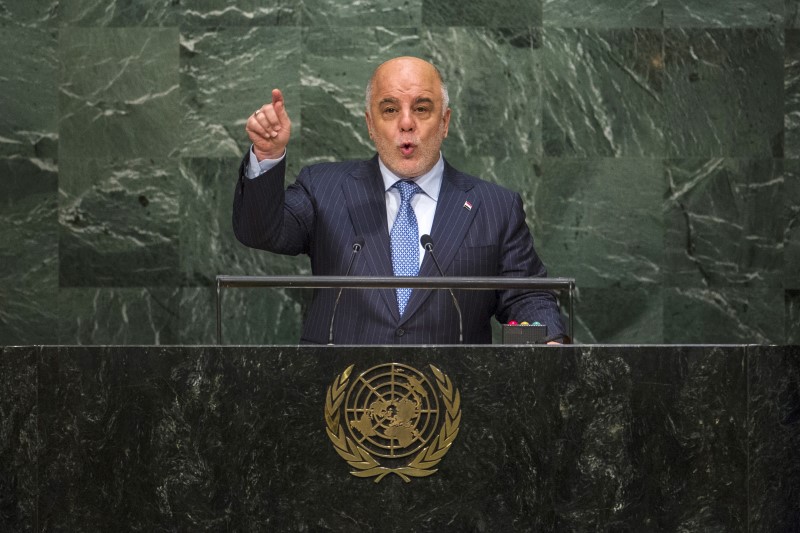 © Reuters. Iraqi PM Haider al-Abadi addresses the 70th session of the United Nations General Assembly at the U.N. Headquarters in New York