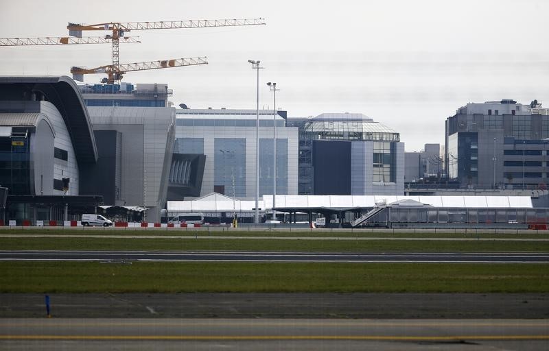 © Reuters. El aeropuerto de Bruselas reabrirá el domingo tras los ataques de Bruselas