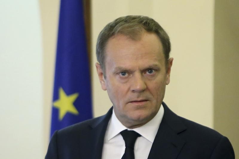 © Reuters. European Council President Donald Tusk attends a news conference after the meeting with Cyprus' President Nicos Anastasiades at the Presidential Palace in Nicosia