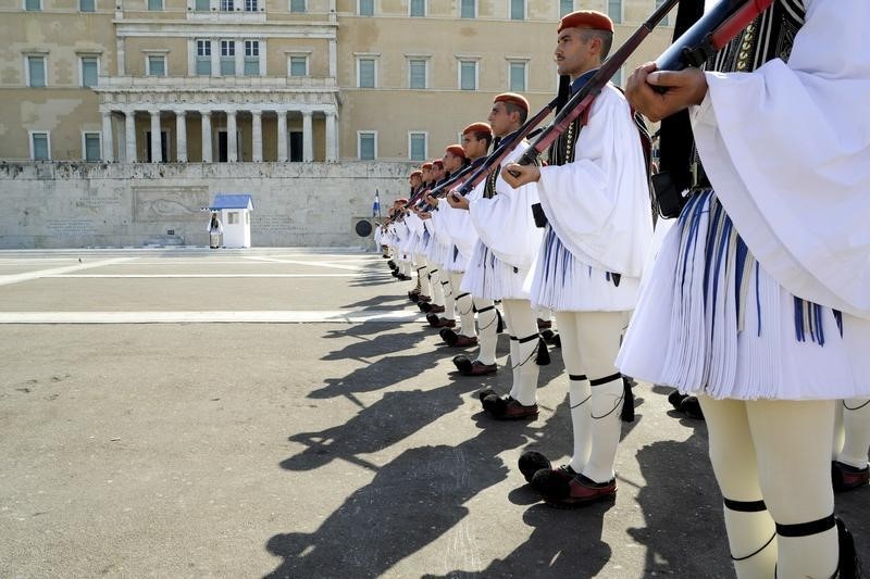 © Reuters. Acreedores zona euro prevén inicio de discusiones para recortar deuda de Grecia en abril