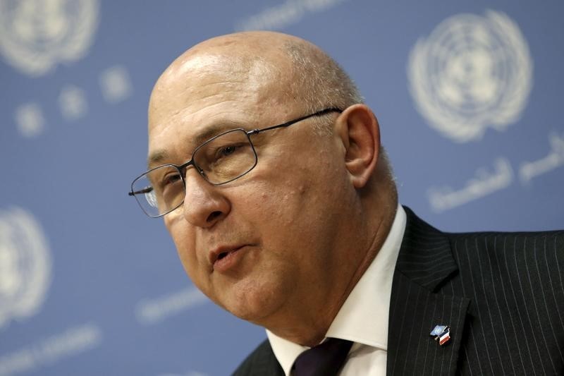 © Reuters. French Finance Minister Michel Sapin speaks at news conference after U.N. Security Council meeting at U.N. headquarters in New York