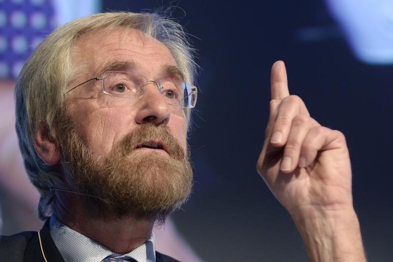 © Reuters. ECB Peter Praet gives a speech during a meeting in Brussels