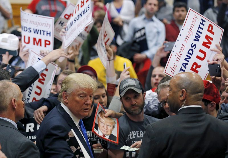 © Reuters. ترامب يحاول تجاوز أسبوع سيء والفوز في ويسكونسن
