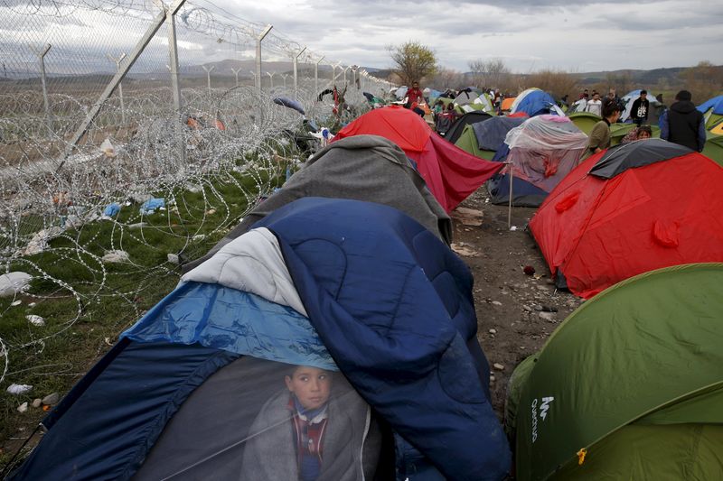 © Reuters. كيف بنت أوروبا أسوارا لإبقاء الناس خارجها؟