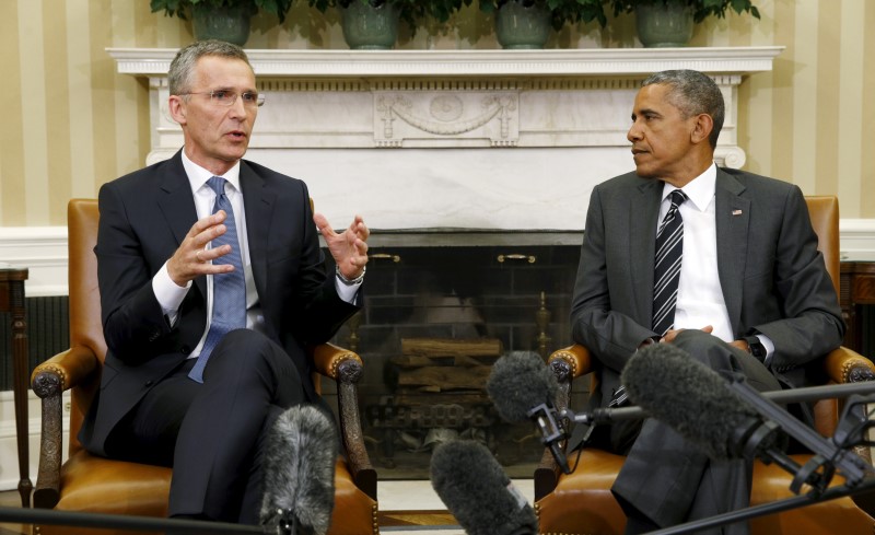 © Reuters. أوباما وأمين عام حلف الأطلسي يبحثان القتال ضد تنظيم الدولة الإسلامية