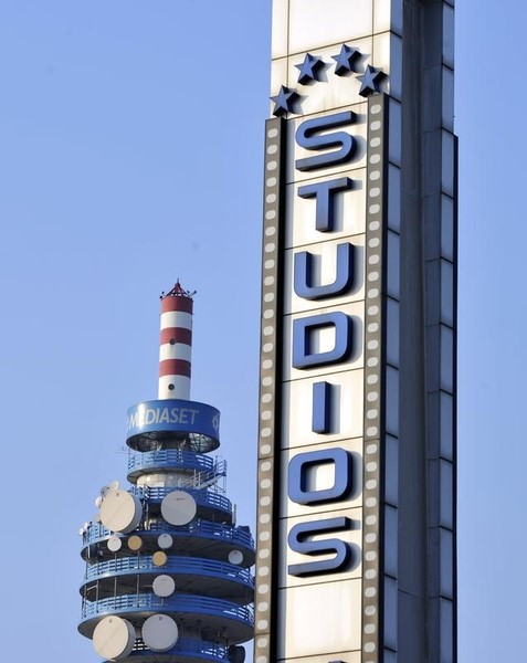 © Reuters. Studi Mediaset a Milano.