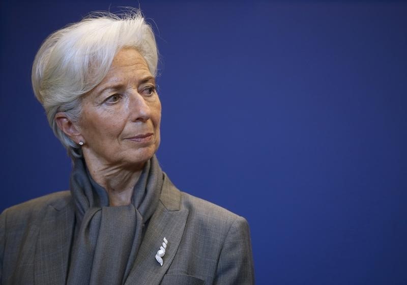 © Reuters. Lagarde llama a impulsar el crecimiento global ante aumento de los riesgos