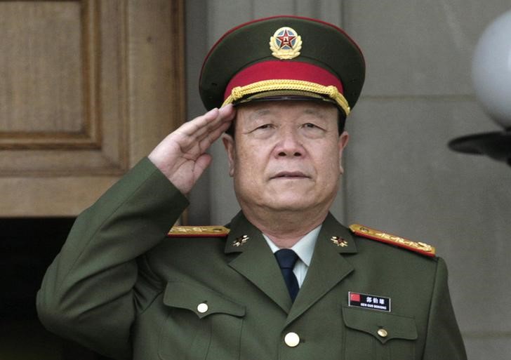 © Reuters. China's Central Military Commission Vice Chairman General Guo stands at attention during the playing of the national anthem before a meeting at the Pentagon in Washington