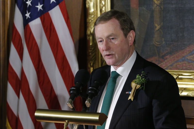 © Reuters. Ireland's PM Kenny speaks during the annual Friends of Ireland Luncheon at the U.S. Capitol in Washington