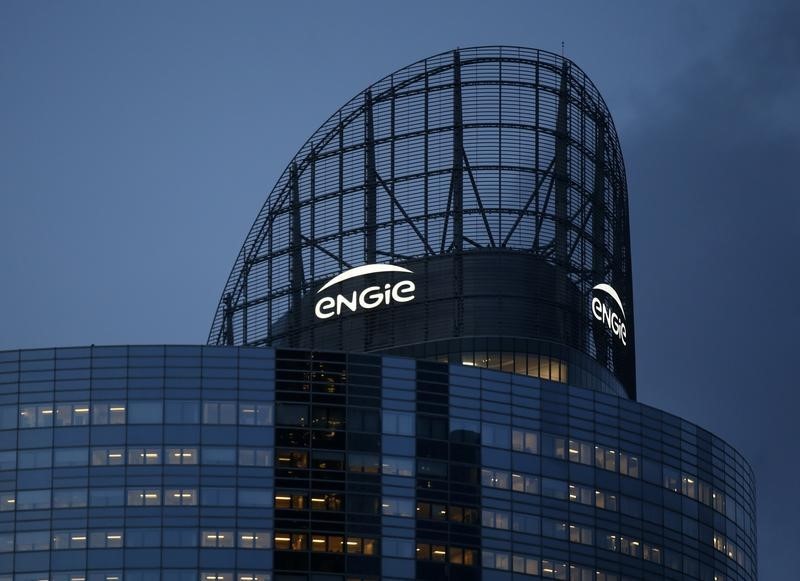 © Reuters. The logo of French gas and power group Engie is seen on the company tower at La Defense business and financial district in Courbevoie near Paris