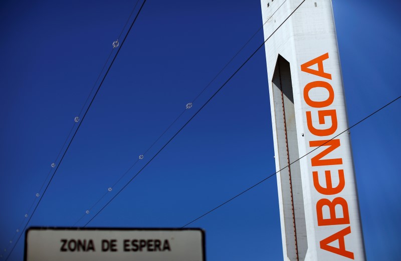 © Reuters. ABENGOA OBTIENT UN SURSIS POUR LA RESTRUCTURATION DE SA DETTE