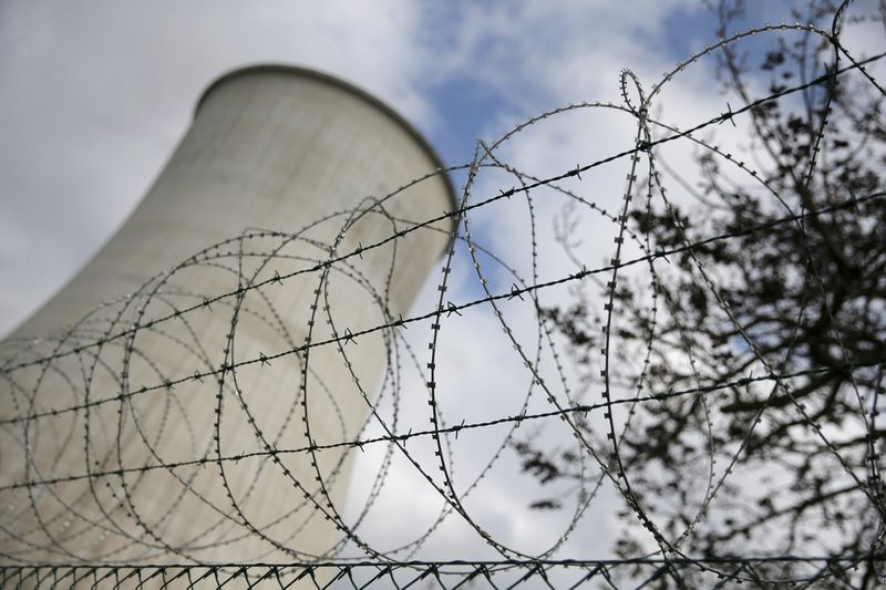 © Reuters. Barbed wire is pictured at the entrance of the Tihange nuclear power station