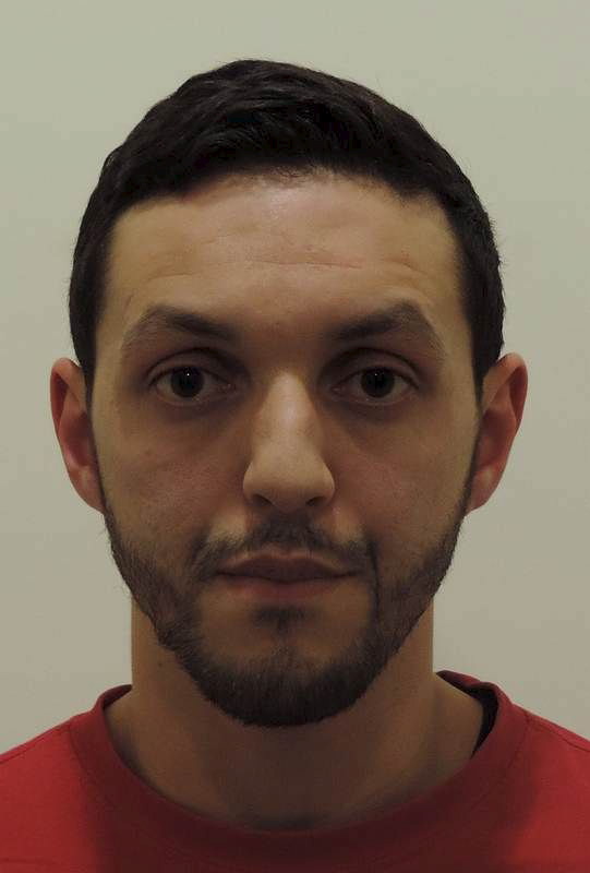 © Reuters. المشتبه به في هجمات باريس يعترف بأنه "الرجل ذو القبعة" في مطار بروكسل