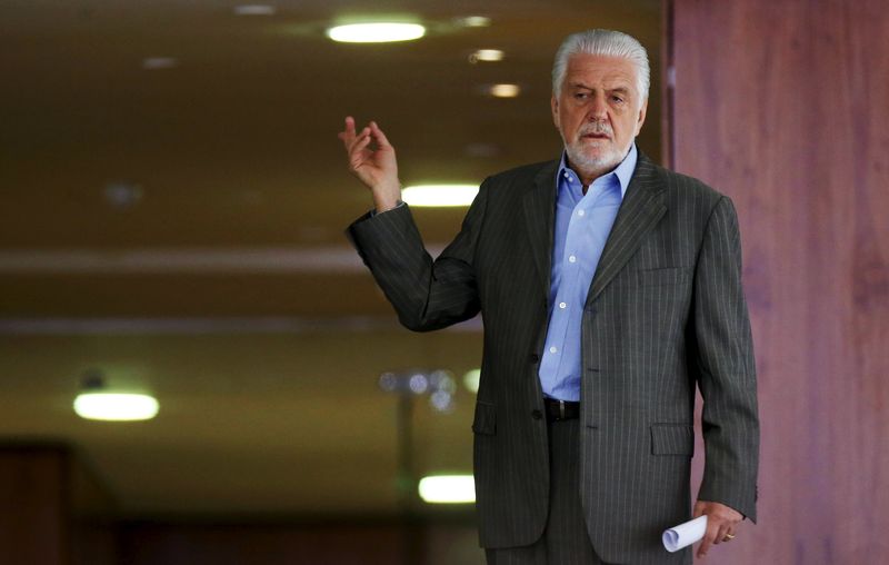 © Reuters. Ministro Jaques Wagner, chefe do gabinete da presidente Dilma Rousseff, antes de evento no Palácio do Planalto, em Brasília