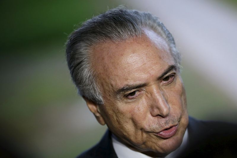 © Reuters. Vice-presidente Michel Temer durante entrevista coletiva em Brasília