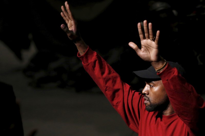 © Reuters. Kanye West em apreentação na Fashion Week de Nova York