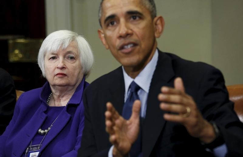 © Reuters. Obama y Yellen discuten riesgos económicos en reunión en la Casa Blanca