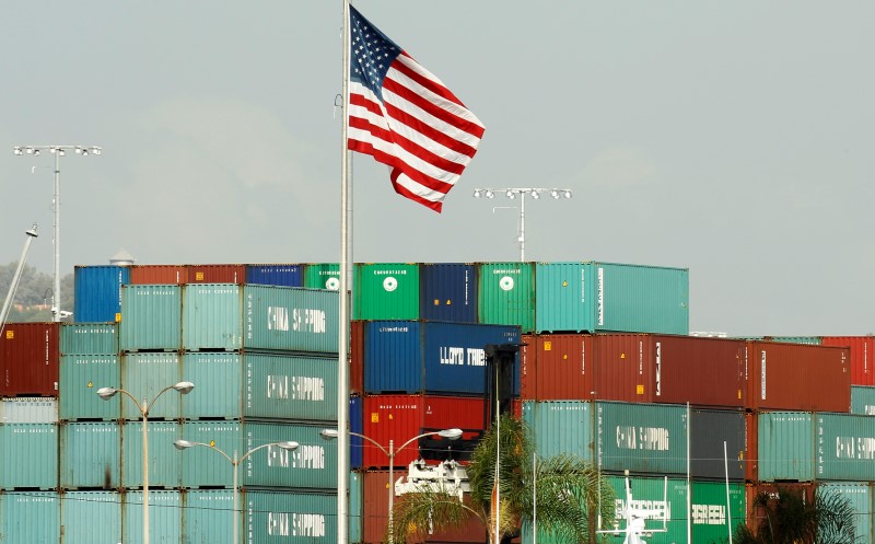 © Reuters. China Shipping containers lie on the dock after being exported to the U.S. in Los Angeles