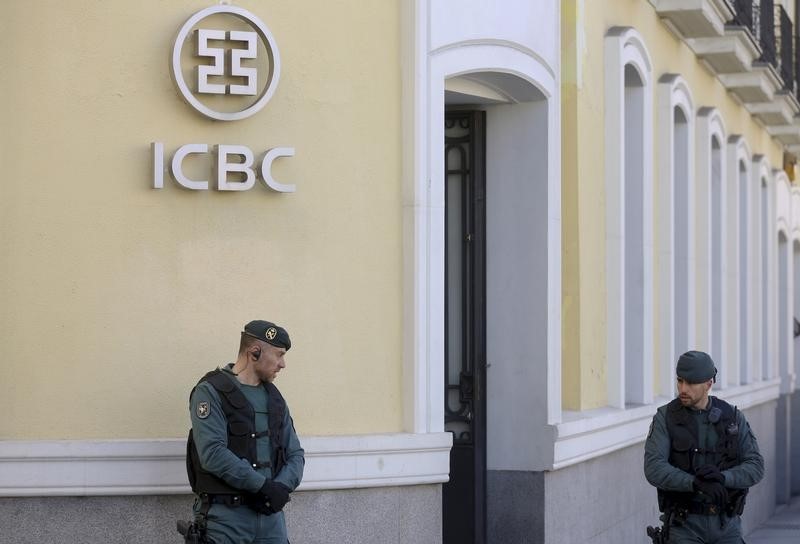 © Reuters. La Audiencia Nacional pone en libertad a dos ejecutivos del banco chino ICBC