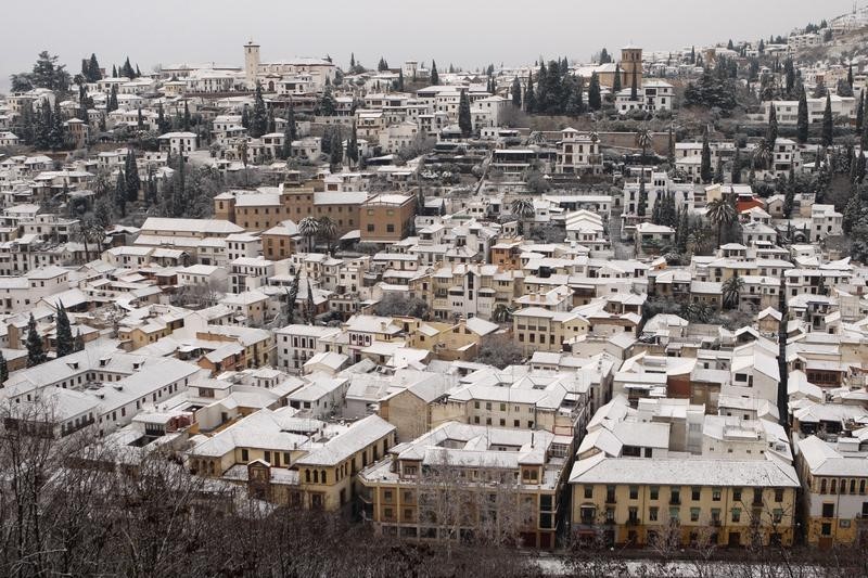 © Reuters. Registran Ayuntamiento de Granada en operación contra corrupción urbanística