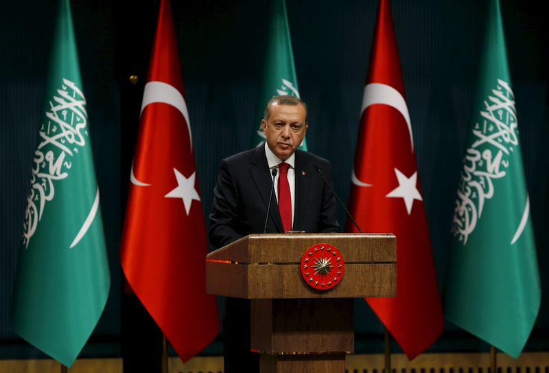 © Reuters. بالقرارات والدعاوى القضائية .. تكميم وسائل الإعلام في تركيا يتزايد