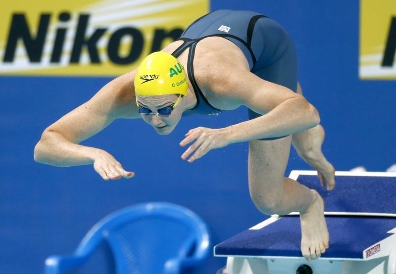 © Reuters. Australia's Cate Campbell starts in women's 100m freestyle semi-final at Aquatics World Championships in Kazan