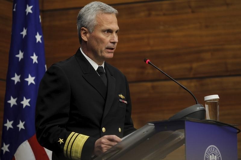 © Reuters. Vice Admiral Syring, director of the U.S. Missile Defense Agency, delivers a speech during a ceremony at the Romanian Foreign Affairs Ministry in Bucharest