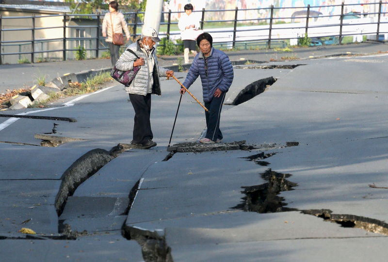 © Reuters. إلغاء أنشطة رياضية في اليابان بعد زلزال قوي جديد