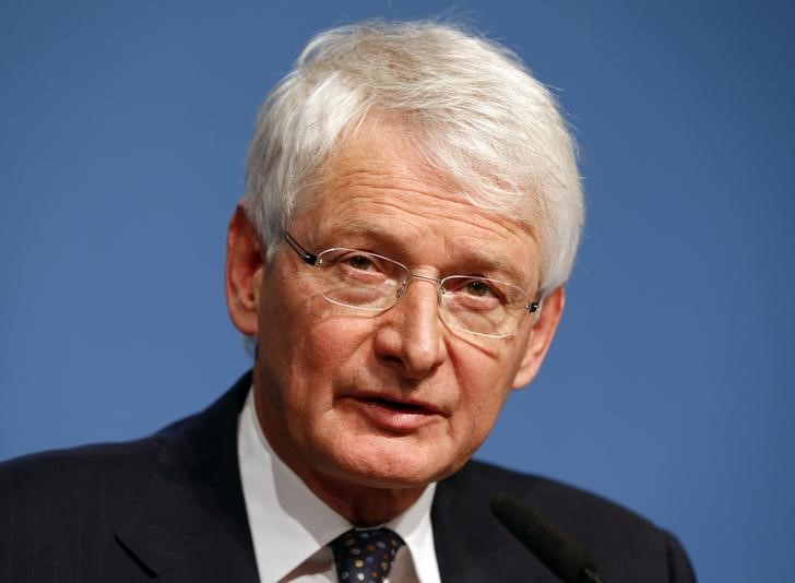 © Reuters. Swiss National Bank board member Danthine speaks to media during a news conference in Bern