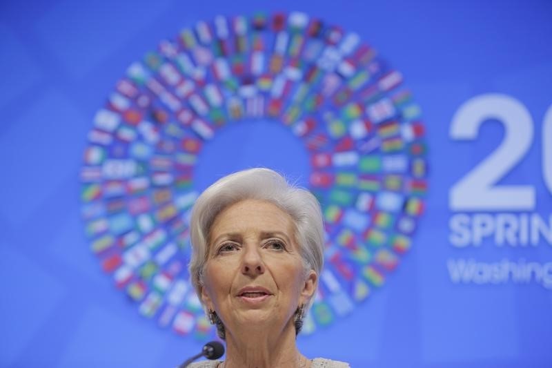 © Reuters. International Monetary Fund Managing Director Lagarde attends news conference during the 2016  World Bank-IMF Spring Meeting in Washington