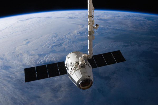 © Reuters. La NASA anexa módulo inflable experimental a estación espacial