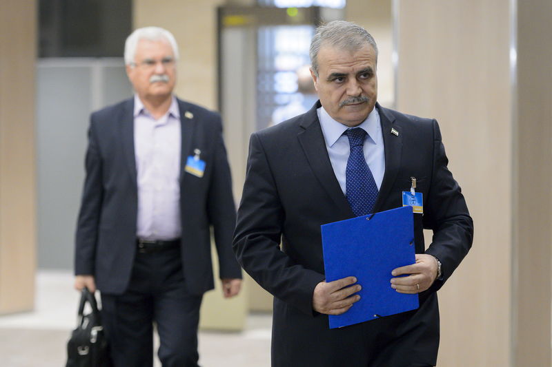 © Reuters. Members of the Syrian opposition delegation of the HNC arrive for a meeting in Geneva