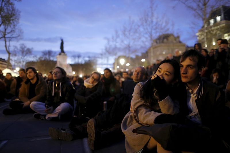 © Reuters. CRITIQUES CONTRE "NUIT DEBOUT" APRÈS L'ÉVICTION DE FINKIELKRAUT