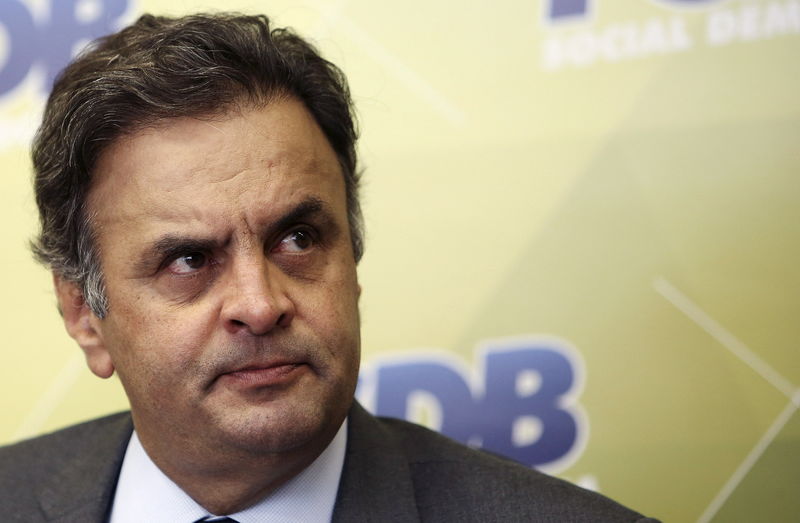 © Reuters. Senador Aécio Neves (PSDB-MG) durante coletiva de imprensa em Brasília